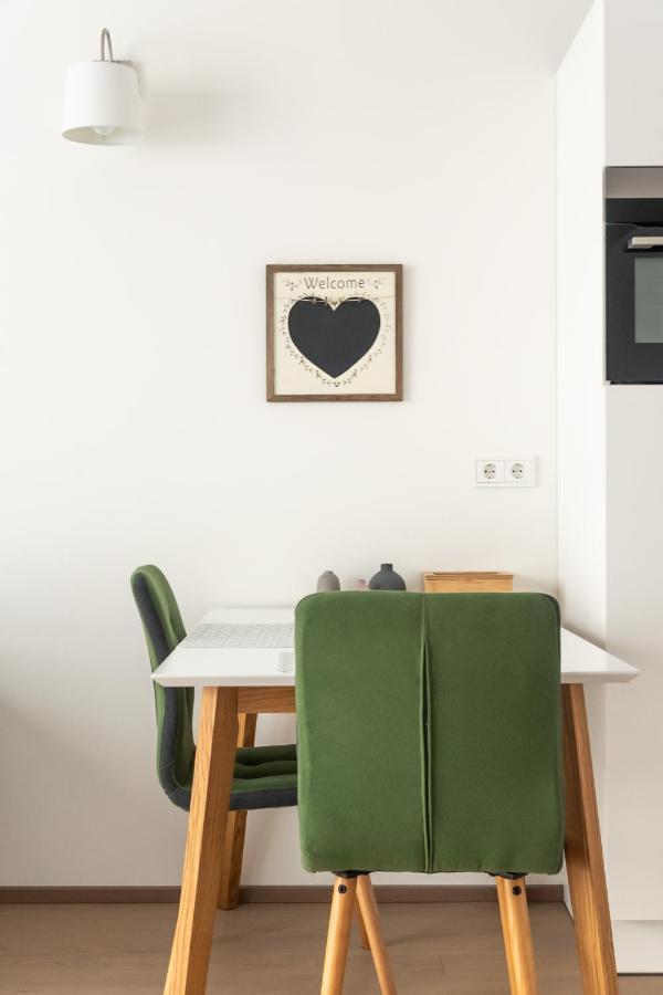 Quiet And Cozy Apartment Next To Mariahilfer Strasse And Naschmarkt With Ac, Minimum 30 Nights ウィーン エクステリア 写真