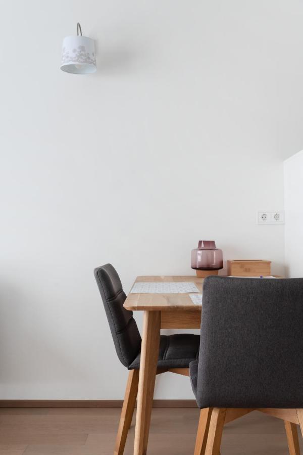 Quiet And Cozy Apartment Next To Mariahilfer Strasse And Naschmarkt With Ac, Minimum 30 Nights ウィーン エクステリア 写真