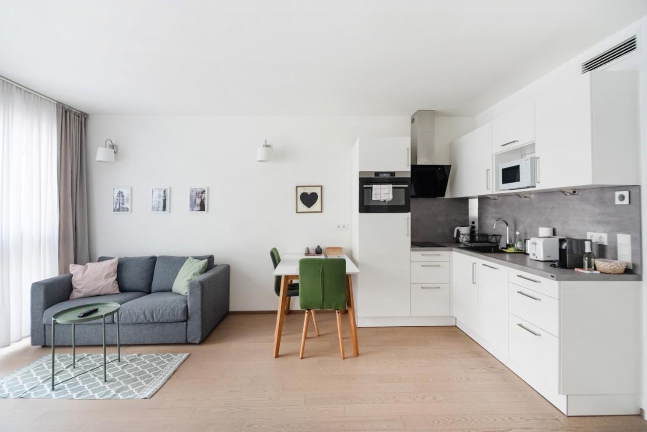Quiet And Cozy Apartment Next To Mariahilfer Strasse And Naschmarkt With Ac, Minimum 30 Nights ウィーン エクステリア 写真
