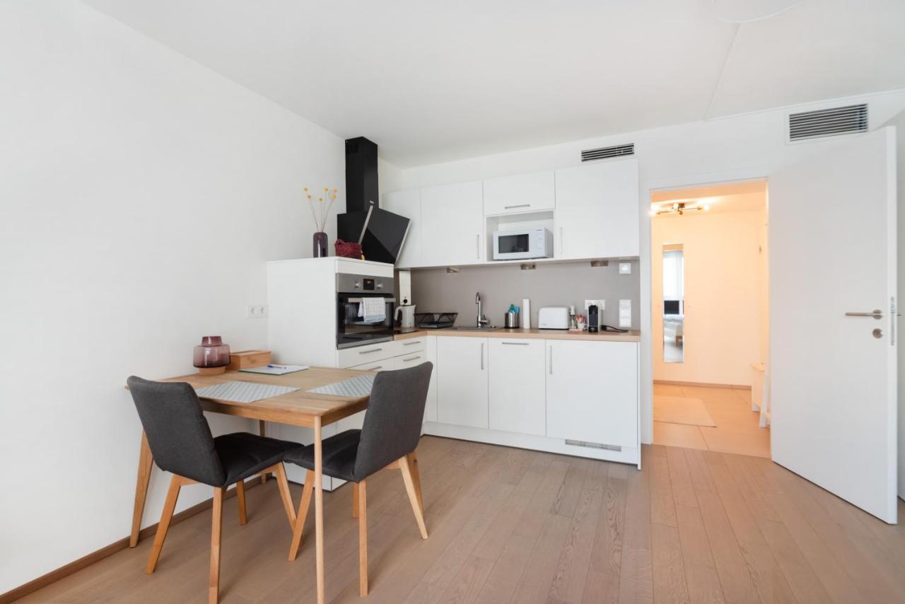 Quiet And Cozy Apartment Next To Mariahilfer Strasse And Naschmarkt With Ac, Minimum 30 Nights ウィーン エクステリア 写真